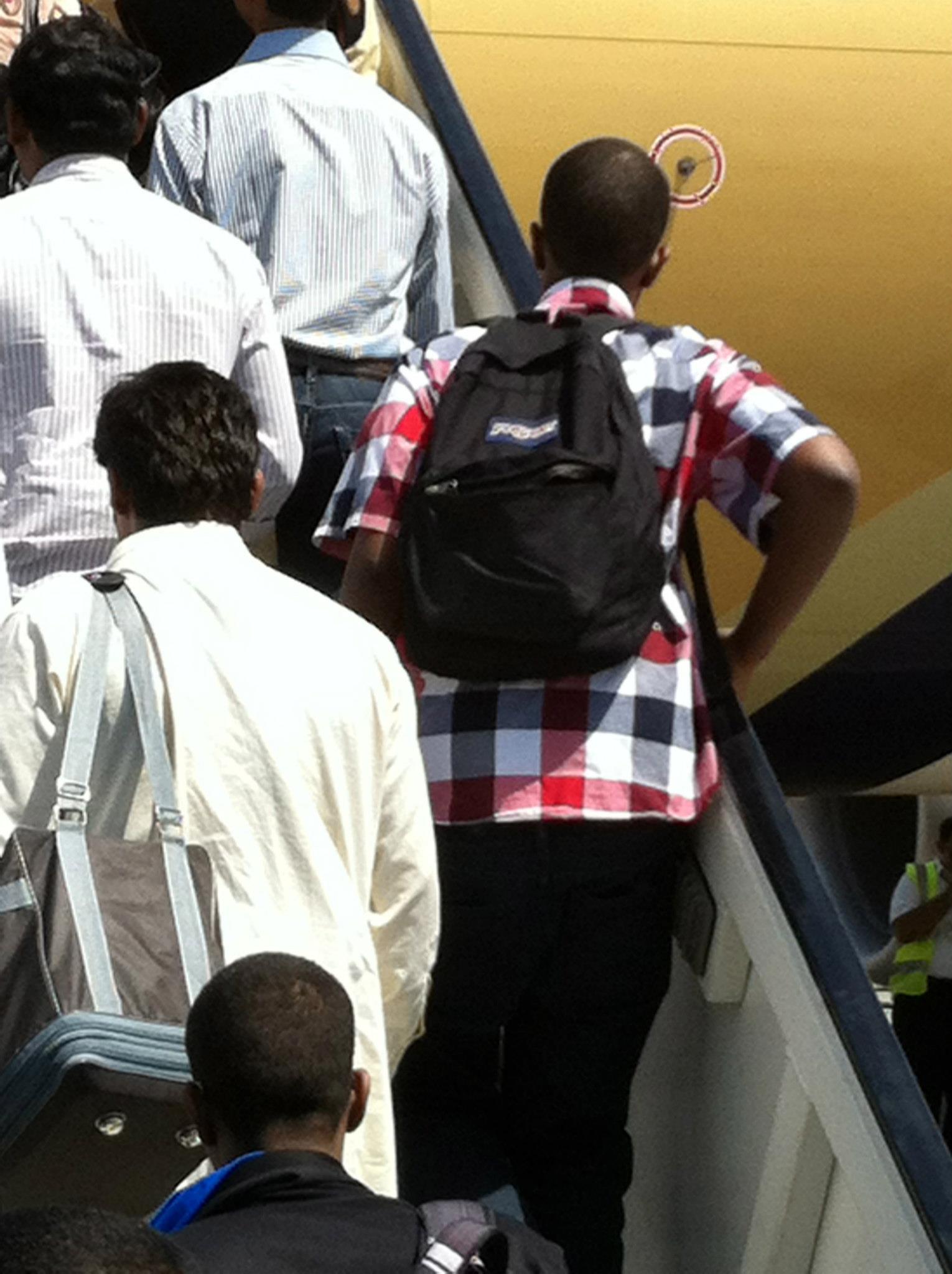 219585_399462343440554_278327494_o